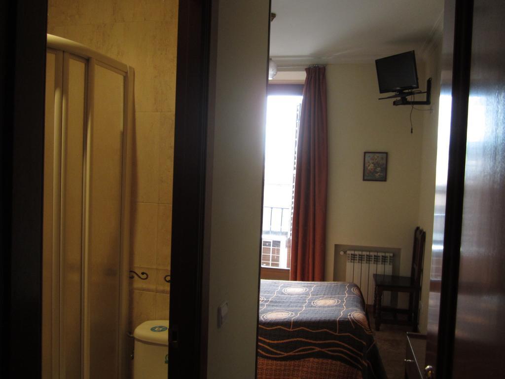 Pension Mollo Madrid Cameră foto