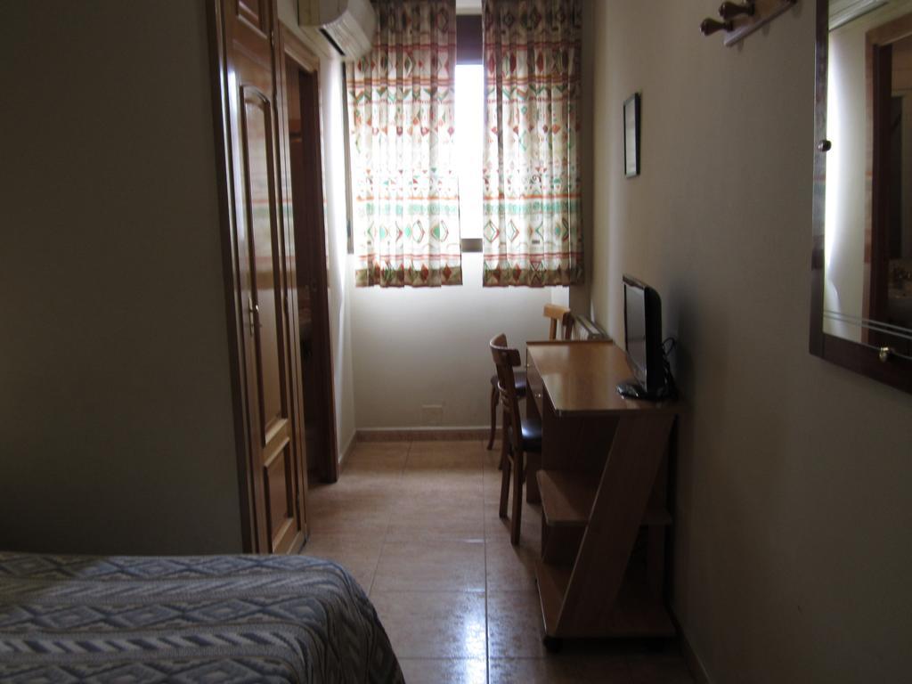 Pension Mollo Madrid Cameră foto