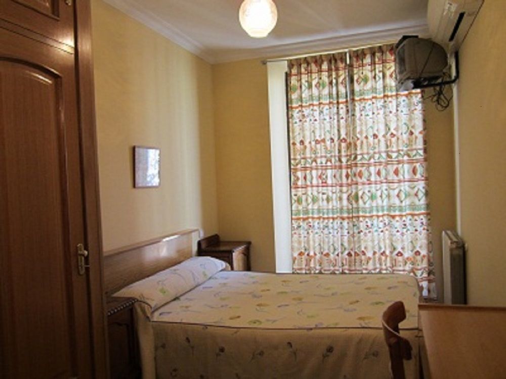 Pension Mollo Madrid Exterior foto